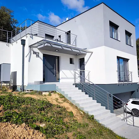 Prémiový S Vlastným Vchodom A Parkovaním V Garáži Apartamento