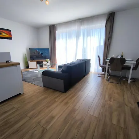 Prémiový S Vlastným Vchodom A Parkovaním V Garáži Apartamento *