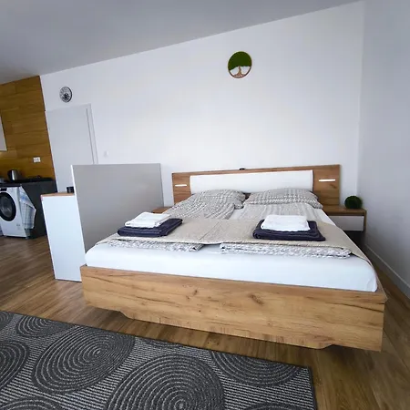 Apartmán Premiovy Pod Lesom S Parkovanim V Garazi A Moznostou Nabijania Ev *