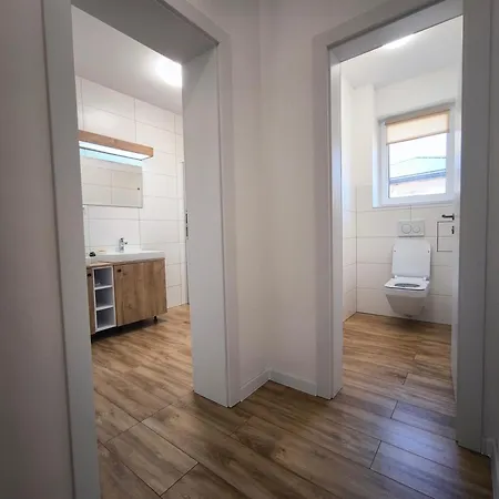 Apartmán Prémiový S Vlastným Vchodom A Parkovaním V Garáži Svidnik