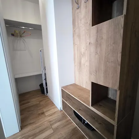 Prémiový S Vlastným Vchodom A Parkovaním V Garáži *