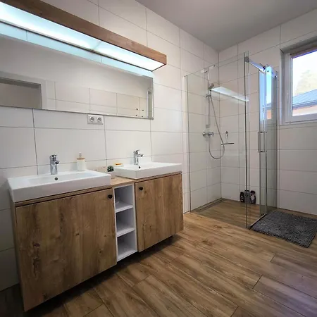 Prémiový S Vlastným Vchodom A Parkovaním V Garáži * Svidnik