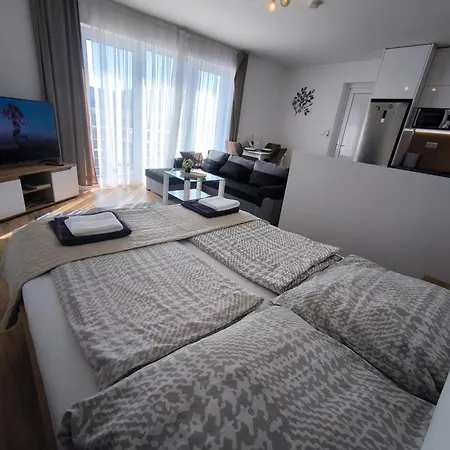 Prémiový S Vlastným Vchodom A Parkovaním V Garáži