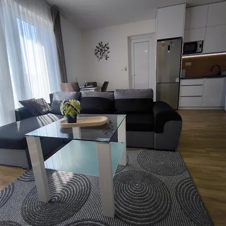 Apartmán Premiovy Pod Lesom S Parkovanim V Garazi A Moznostou Nabijania Ev *