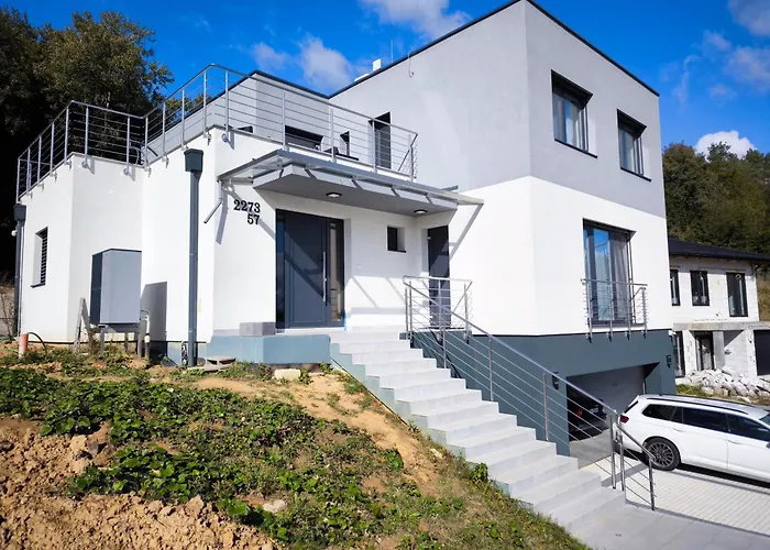 Premiovy S Vlastnym Vchodom A Parkovanim V Garazi Apartment