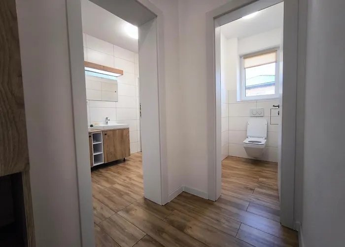 Apartment Premiovy S Vlastnym Vchodom A Parkovanim V Garazi Svidnik